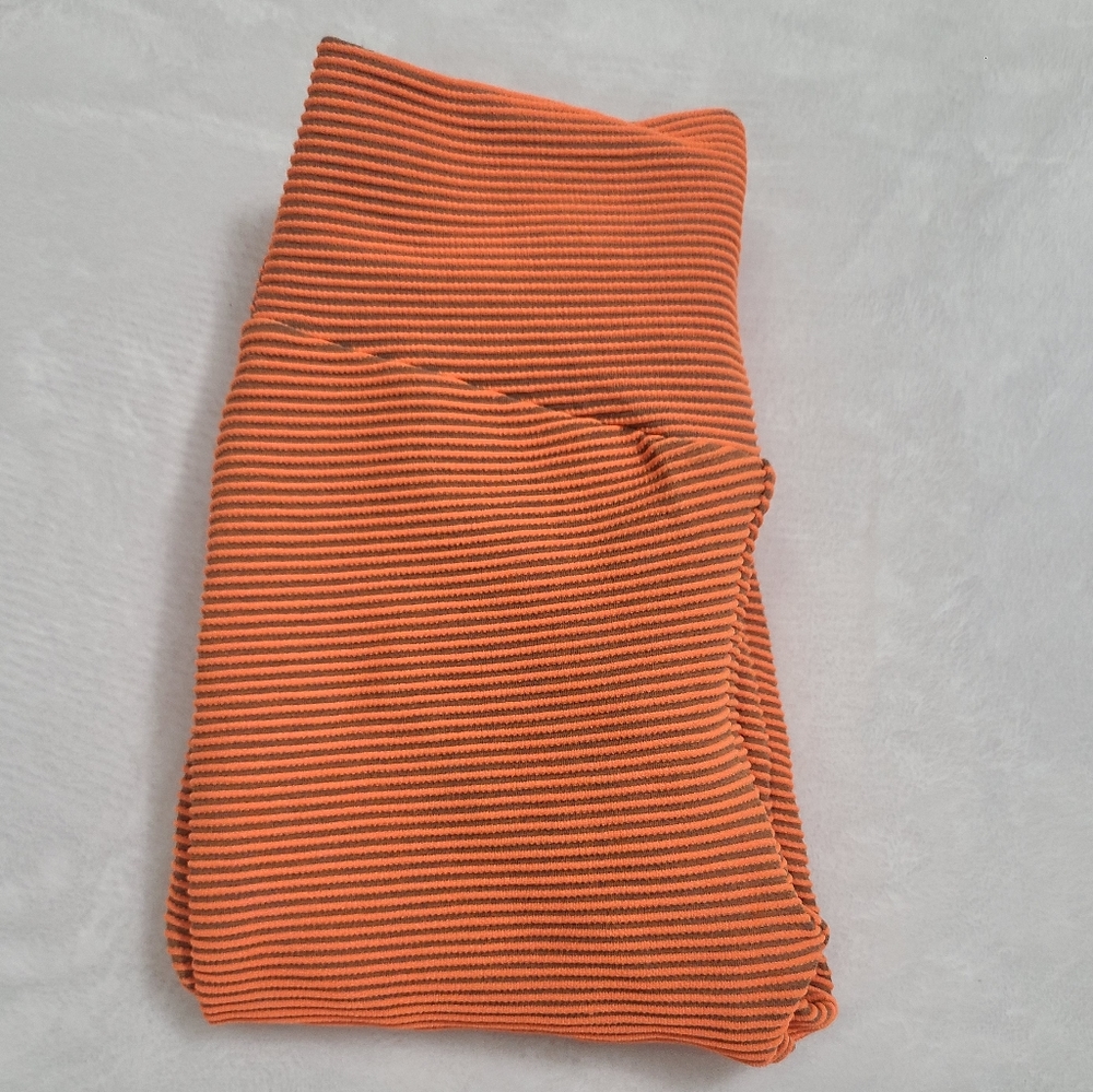 Ribbed Workout Leggings - Picture 3 of 5